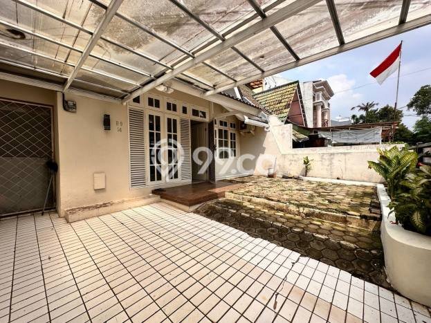 Rumah di Lebak Bulus, Jakarta Selatan, LT 144m² LB 121m² Rumah di Lebak Bulus, Jakarta Selatan, LT 144m² LB 121m²