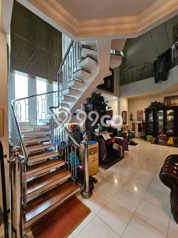 Rumah Mewah LB 600m2 Siap Pakai Desain Elegan di Cinere, Jakarta Selatan Rumah Mewah LB 600m2 Siap Pakai Desain Elegan di Cinere, Jakarta Selatan