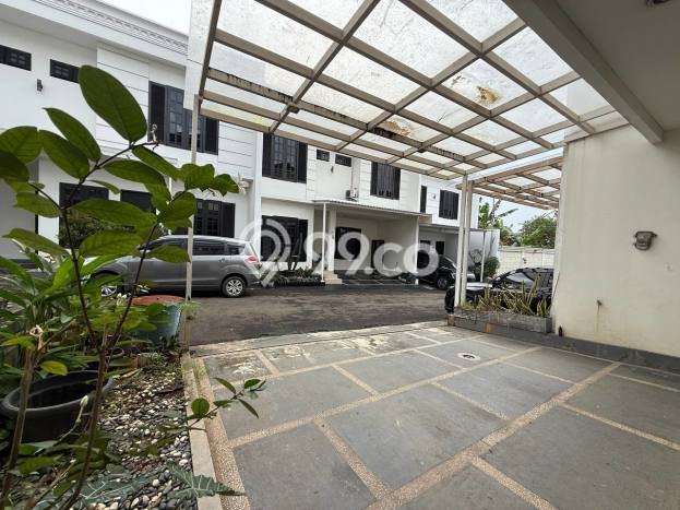 Rumah Elit Modern Tanpa Renovasi di Lebak Bulus Jakarta Selatan Rumah Elit Modern Tanpa Renovasi di Lebak Bulus Jakarta Selatan