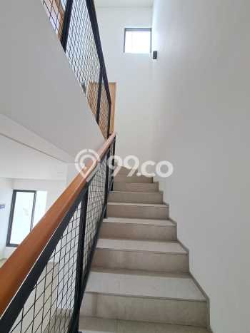 Dijual Rumah 4 Kamar Lokasi Strategis Nyaman dan Strategis di Cinere Dijual Rumah 4 Kamar Lokasi Strategis Nyaman dan Strategis di Cinere