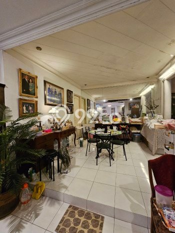 Rumah Mewah LB 600m2 Siap Pakai Desain Elegan di Cinere, Jakarta Selatan Rumah Mewah LB 600m2 Siap Pakai Desain Elegan di Cinere, Jakarta Selatan