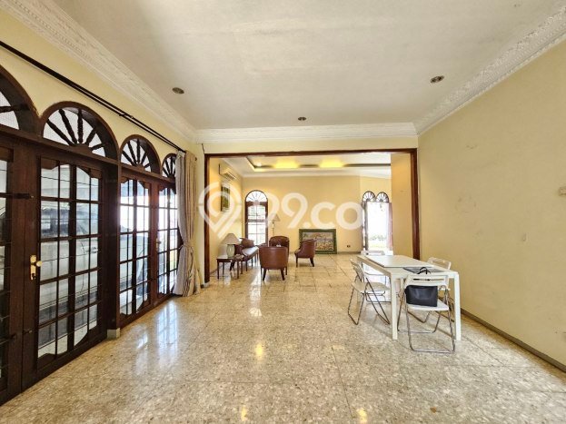 Hunian Elit LB 320m2 Siap Huni Desain Elegan di Mampang, Jakarta Selatan Hunian Elit LB 320m2 Siap Huni Desain Elegan di Mampang, Jakarta Selatan