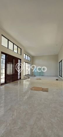 Sewa Rumah Strategis di Citraland LT 900m2 / LB 2000m2 Kondisi Bagus Sewa Rumah Strategis di Citraland LT 900m2 / LB 2000m2 Kondisi Bagus
