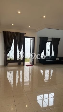 Rumah Luxury Modern Siap Huni di Pakuwon Indah Surabaya Rumah Luxury Modern Siap Huni di Pakuwon Indah Surabaya