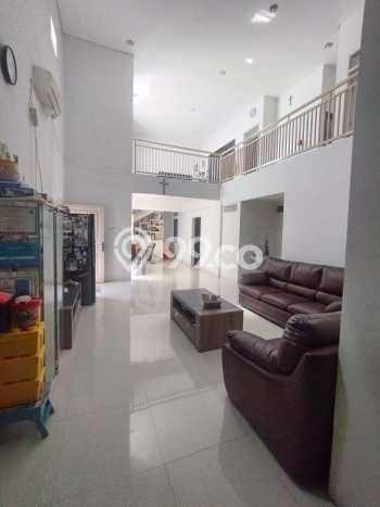 Ready to Use! Premium House LT 251m2 Desain Modern di Manyar Ready to Use! Premium House LT 251m2 Desain Modern di Manyar