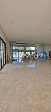 Sewa Rumah Strategis di Citraland LT 900m2 / LB 2000m2 Kondisi Bagus Sewa Rumah Strategis di Citraland LT 900m2 / LB 2000m2 Kondisi Bagus