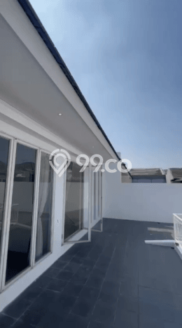 Rumah Terawat di , Surabaya, LT 180m2m² Bangunan 300m2m² HARGA MENARIK! Rumah Terawat di , Surabaya, LT 180m2m² Bangunan 300m2m² HARGA MENARIK!