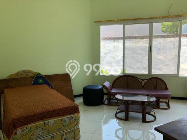 Rumah Modern LT 262m² Terawat di Kompleks Cluster Wiyung, Surabaya Rumah Modern LT 262m² Terawat di Kompleks Cluster Wiyung, Surabaya