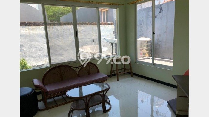 Rumah Modern LT 262m² Terawat di Kompleks Cluster Wiyung, Surabaya Rumah Modern LT 262m² Terawat di Kompleks Cluster Wiyung, Surabaya