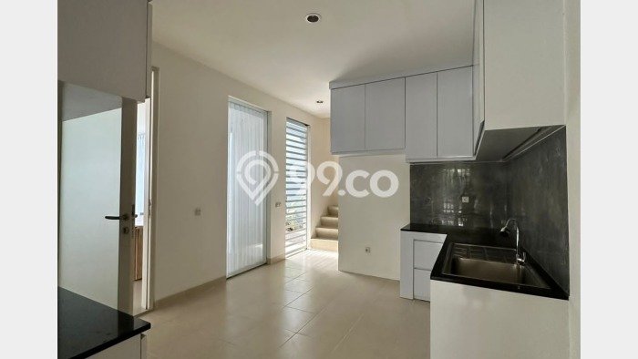 Rumah Asri area Wiyung, 4 KT, Lingkungan Tenang, LT 425m² Bangunan 450m² Rumah Asri area Wiyung, 4 KT, Lingkungan Tenang, LT 425m² Bangunan 450m²