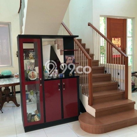 Rumah Modern LT 262m² Terawat di Kompleks Cluster Wiyung, Surabaya Rumah Modern LT 262m² Terawat di Kompleks Cluster Wiyung, Surabaya