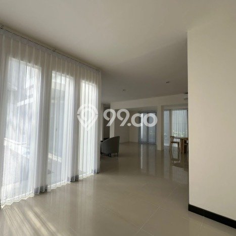 Rumah Asri area Wiyung, 4 KT, Lingkungan Tenang, LT 425m² Bangunan 450m² Rumah Asri area Wiyung, 4 KT, Lingkungan Tenang, LT 425m² Bangunan 450m²