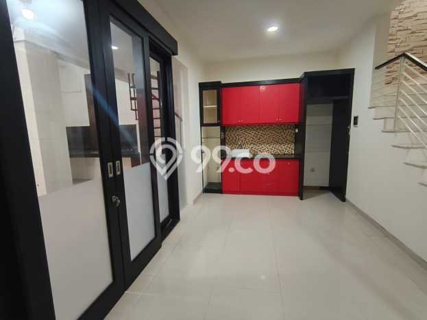 Rumah Luas Asri 4 KT Siap Pakai di Surabaya Kota Surabaya Rumah Luas Asri 4 KT Siap Pakai di Surabaya Kota Surabaya