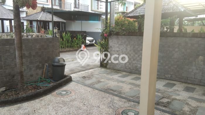 Bisa KPR! Rumah Strategis di , Luas 136m2m² Bangunan 160m2m² Bisa KPR! Rumah Strategis di , Luas 136m2m² Bangunan 160m2m²