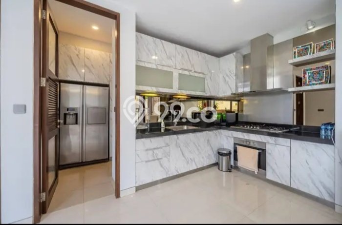HARGA TERBAIK! Vila Kawasan , Luas 400m2m², Lokasi Prima HARGA TERBAIK! Vila Kawasan , Luas 400m2m², Lokasi Prima