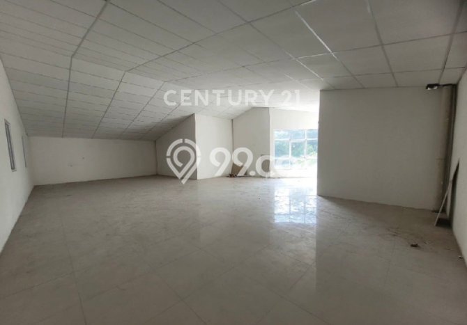 AREA KOMERSIAL! Gudang Disewakan di , Luas 611m2m², Jalan Utama AREA KOMERSIAL! Gudang Disewakan di , Luas 611m2m², Jalan Utama