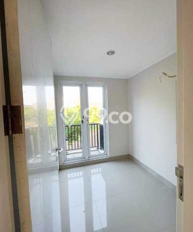 For Sale Hunian Rumah Terawat 4 Kamar di Sektor 7-Bintaro, Tangerang Selatan For Sale Hunian Rumah Terawat 4 Kamar di Sektor 7-Bintaro, Tangerang Selatan
