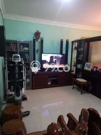 Rumah Strategis Modern Lb 240m2 di Ciledug, Tangerang Rumah Strategis Modern Lb 240m2 di Ciledug, Tangerang