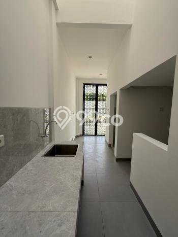 Rumah Mewah LB 225m2 Siap Huni Desain Elegan di Katulampa, Bogor Rumah Mewah LB 225m2 Siap Huni Desain Elegan di Katulampa, Bogor