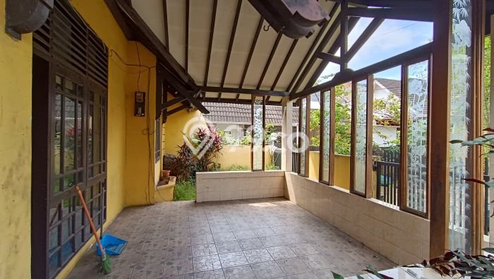 Hunian Nyaman Asri 2 KT Siap Huni di Villa Melati Mas Tangerang Selatan Hunian Nyaman Asri 2 KT Siap Huni di Villa Melati Mas Tangerang Selatan