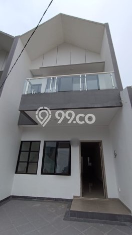 For Sale Hunian Rumah Terawat 4 Kamar di Villa Melati Mas, Tangerang Selatan For Sale Hunian Rumah Terawat 4 Kamar di Villa Melati Mas, Tangerang Selatan