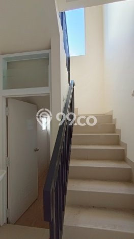 Rumah Elit LB 130m2 Siap Pakai Desain Elegan di Gading Serpong, Tangerang Rumah Elit LB 130m2 Siap Pakai Desain Elegan di Gading Serpong, Tangerang