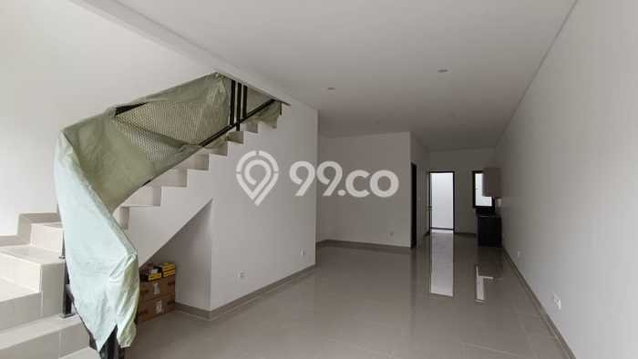 For Sale Hunian Rumah Terawat 4 Kamar di Villa Melati Mas, Tangerang Selatan For Sale Hunian Rumah Terawat 4 Kamar di Villa Melati Mas, Tangerang Selatan