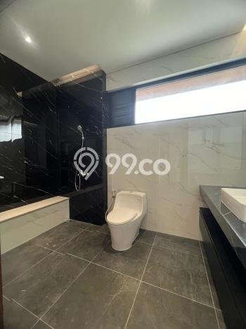 Rumah LT 197m² / LB 289m² Dekat Rumah Sakit di BSD City, Tangerang Rumah LT 197m² / LB 289m² Dekat Rumah Sakit di BSD City, Tangerang