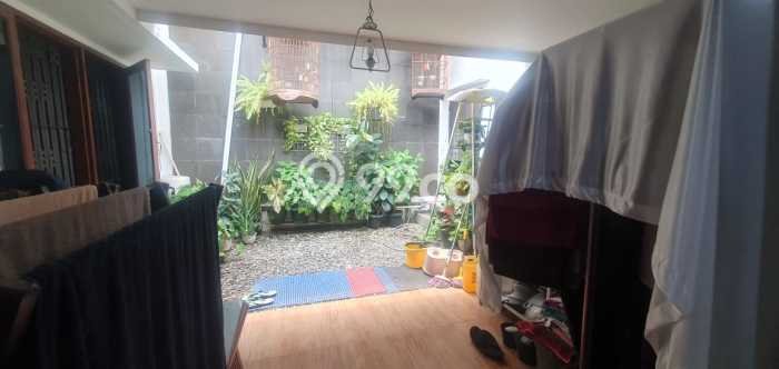 Rumah Mewah LT 192m² / LB 132m² di Kawasan Asri Villa Melati Mas, Tangerang Selatan Rumah Mewah LT 192m² / LB 132m² di Kawasan Asri Villa Melati Mas, Tangerang Selatan