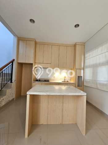 HUNIAN PILIHAN! Rumah di BSD City, LT 84m² Bangunan 70m² HUNIAN PILIHAN! Rumah di BSD City, LT 84m² Bangunan 70m²