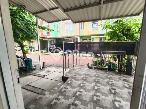 Disewakan! Rumah 2 Kamar Tidur &
2 Kamar Mandi di Gading Serpong, Tangerang Disewakan! Rumah 2 Kamar Tidur &
2 Kamar Mandi di Gading Serpong, Tangerang