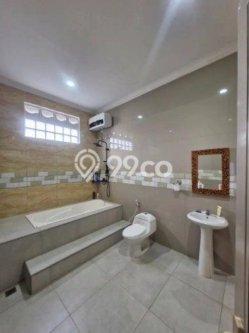 Rumah Elit Modern Tanpa Renovasi di Modernland Tangerang Rumah Elit Modern Tanpa Renovasi di Modernland Tangerang