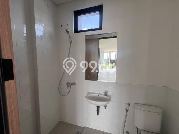 LOKASI BISNIS! Ruko For Rent di Lippo Cikarang, Luas 204m2m², Jalan Strategis LOKASI BISNIS! Ruko For Rent di Lippo Cikarang, Luas 204m2m², Jalan Strategis
