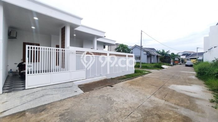 BEST PRICE! Rumah Berkualitas di Jababeka, Luas 187m² LB 170m² BEST PRICE! Rumah Berkualitas di Jababeka, Luas 187m² LB 170m²