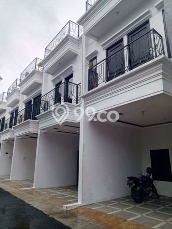 For Sale Rumah 2 Kamar Lokasi Ideal Nyaman dan Strategis di Jagakarsa For Sale Rumah 2 Kamar Lokasi Ideal Nyaman dan Strategis di Jagakarsa