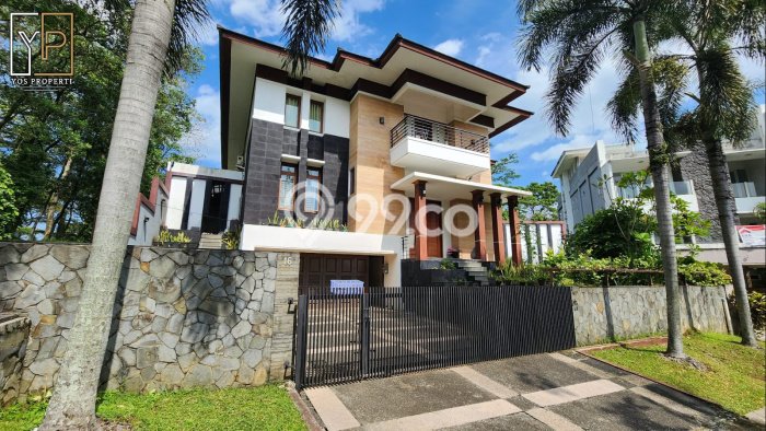 Rumah Mewah LB 475m2 Siap Pakai Desain Elegan di Sentul City, Bogor Rumah Mewah LB 475m2 Siap Pakai Desain Elegan di Sentul City, Bogor