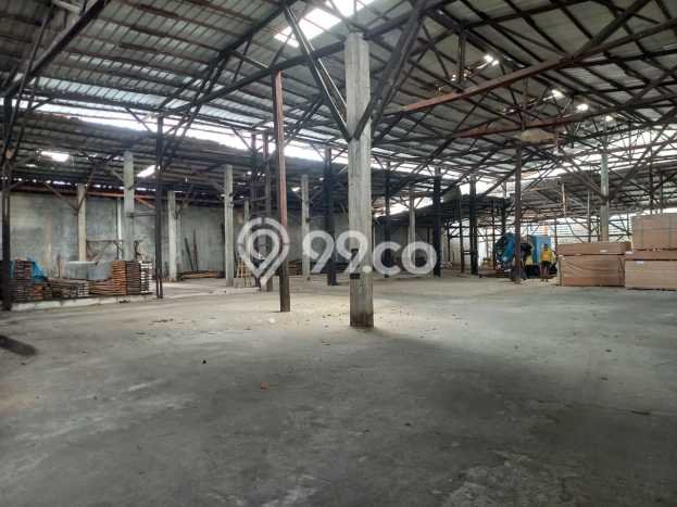 Unit Gudang Disewakan di Daan Mogot di Area Ramai & Strategis Unit Gudang Disewakan di Daan Mogot di Area Ramai & Strategis