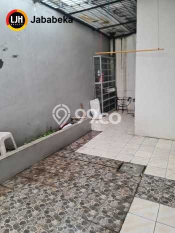 Disewakan Rumah Harga Terjangkau di Jababeka Bekasi dengan 2 KT Disewakan Rumah Harga Terjangkau di Jababeka Bekasi dengan 2 KT