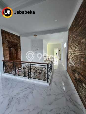 Dijual Rumah Luas Megah Dengan View Cantik di Jababeka, Bekasi Dijual Rumah Luas Megah Dengan View Cantik di Jababeka, Bekasi