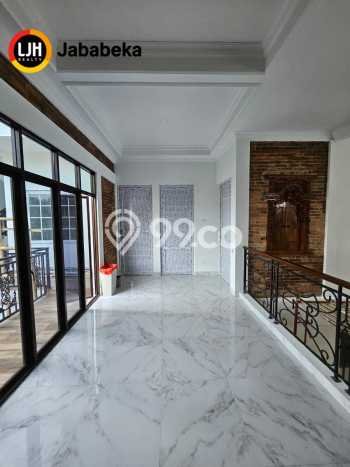 Dijual Rumah Luas Megah Dengan View Cantik di Jababeka, Bekasi Dijual Rumah Luas Megah Dengan View Cantik di Jababeka, Bekasi