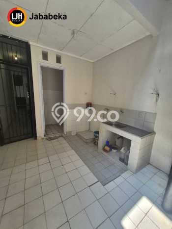 Disewakan Rumah Konsep Modern di Lippo Cikarang Cikarang dengan 5 KT Disewakan Rumah Konsep Modern di Lippo Cikarang Cikarang dengan 5 KT