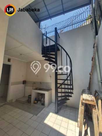 Disewakan Rumah Konsep Modern di Lippo Cikarang Cikarang dengan 5 KT Disewakan Rumah Konsep Modern di Lippo Cikarang Cikarang dengan 5 KT