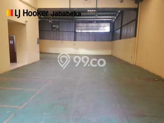 For Rent Gudang Premium di Jababeka, Luas 420m², Jalan Utama For Rent Gudang Premium di Jababeka, Luas 420m², Jalan Utama