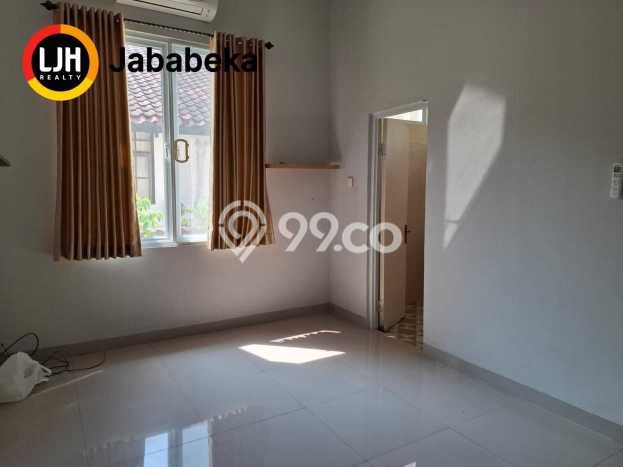 Disewakan Segera Rumah Kondisi Bagus di Area Lippo Cikarang, Cikarang Disewakan Segera Rumah Kondisi Bagus di Area Lippo Cikarang, Cikarang