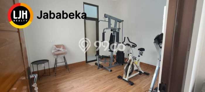 Lokasi strategis! Rumah siap huni dikontrakkan di Lippo Cikarang LB 450m2 Lokasi strategis! Rumah siap huni dikontrakkan di Lippo Cikarang LB 450m2
