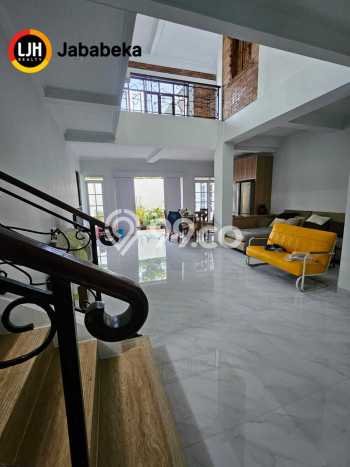 Dijual Rumah Luas Megah Dengan View Cantik di Jababeka, Bekasi Dijual Rumah Luas Megah Dengan View Cantik di Jababeka, Bekasi