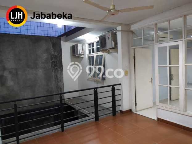 Dijual Cepat Rumah Favorit Siap Huni LB 245m2 di Lippo Cikarang, Cikarang Dijual Cepat Rumah Favorit Siap Huni LB 245m2 di Lippo Cikarang, Cikarang