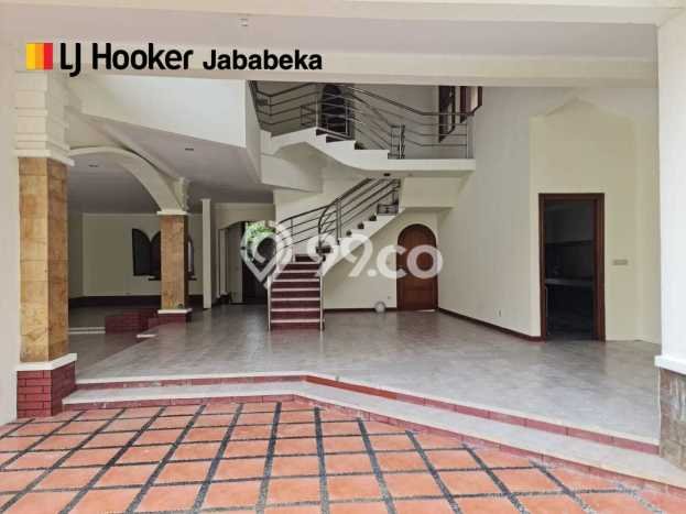 LOKASI STRATEGIS! Rumah kawasan Lippo Cikarang, Akses ke Tol, 5 KT, LT 343m2m² Bangunan 347m2m² LOKASI STRATEGIS! Rumah kawasan Lippo Cikarang, Akses ke Tol, 5 KT, LT 343m2m² Bangunan 347m2m²