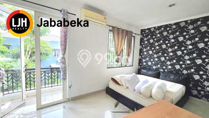 Rumah di Lippo Cikarang, 4 KT, Pemandangan Indah, LT 222m² Bangunan 200m² Rumah di Lippo Cikarang, 4 KT, Pemandangan Indah, LT 222m² Bangunan 200m²
