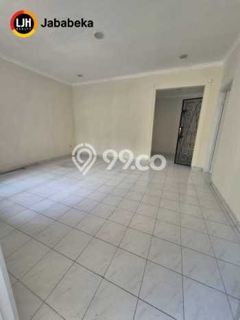 Disewakan Rumah Konsep Modern di Lippo Cikarang Cikarang dengan 5 KT Disewakan Rumah Konsep Modern di Lippo Cikarang Cikarang dengan 5 KT